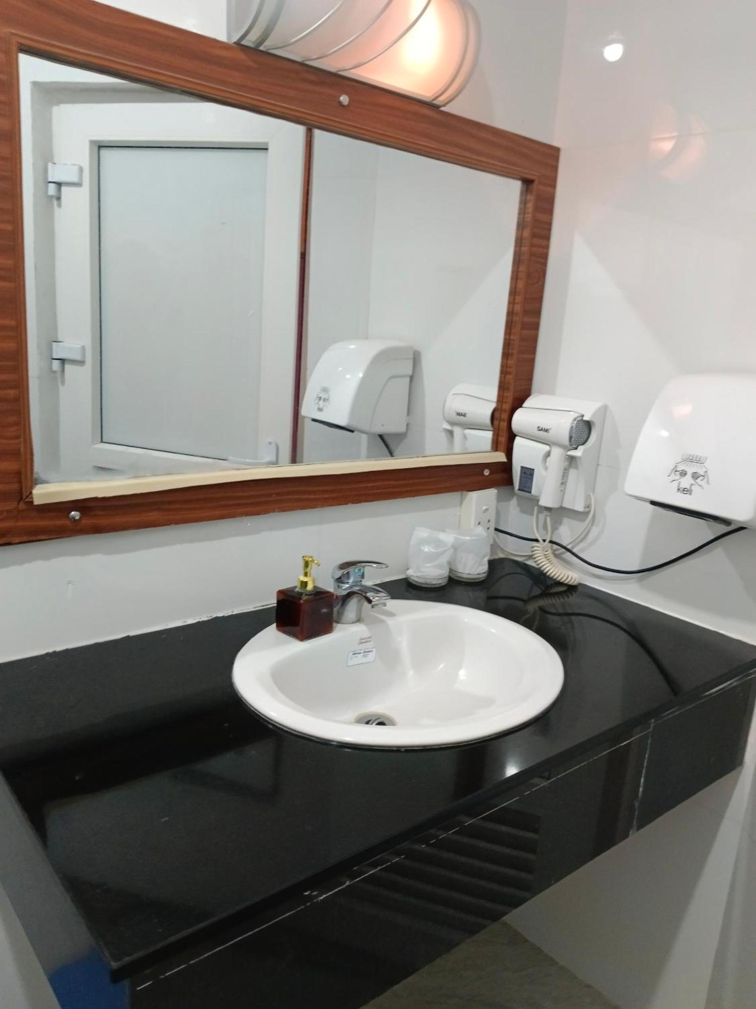 Nhat Quy Hotel Tây Ninh Eksteriør bilde
